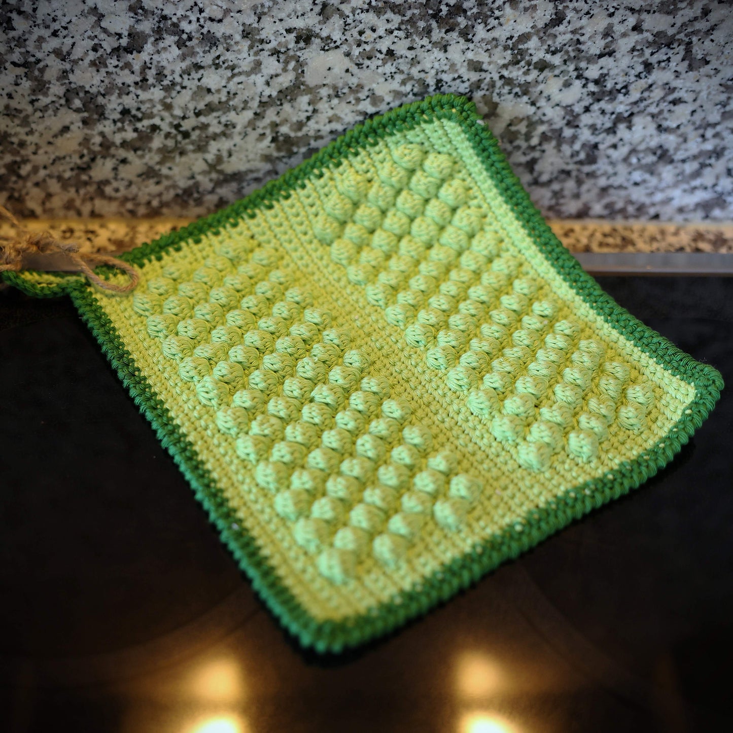 Handgemachter Topflappen – Praktisch und stilvoll