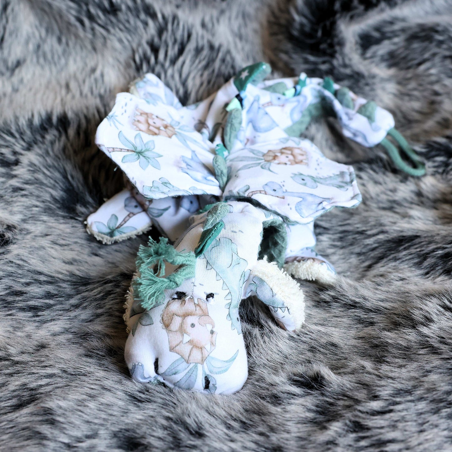 Schnuller-Drache aus Stoff