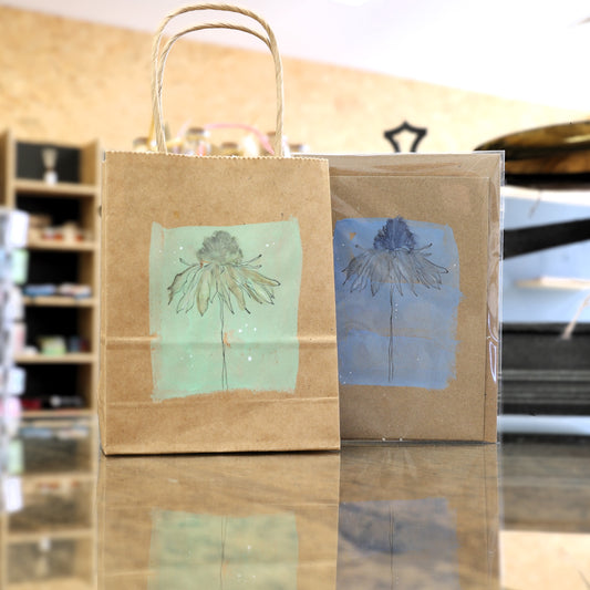 Papiertaschen mit verschiedenen Motiven